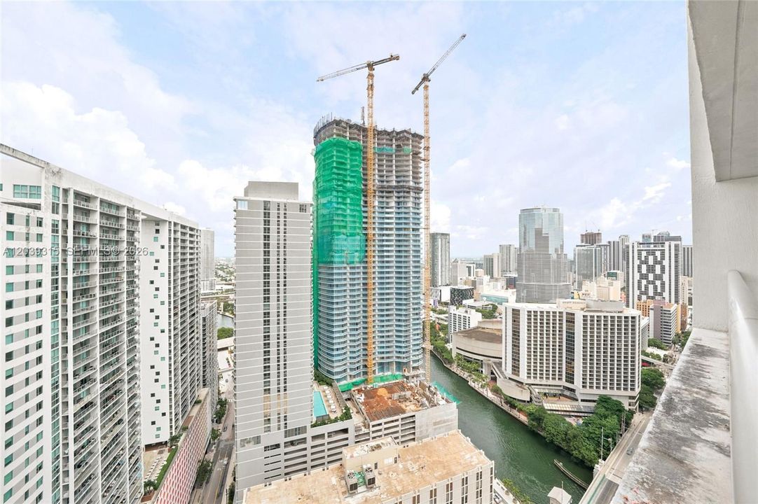 For Sale: $545,000 (1 beds, 1 baths, 842 Square Feet)