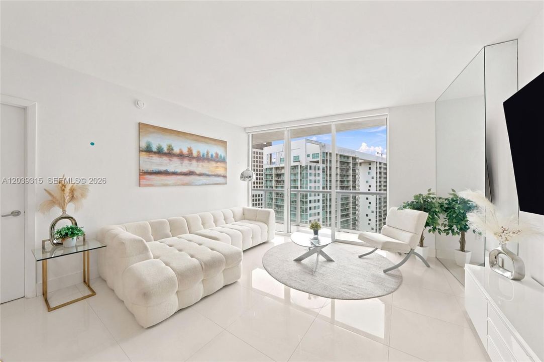 For Sale: $545,000 (1 beds, 1 baths, 842 Square Feet)