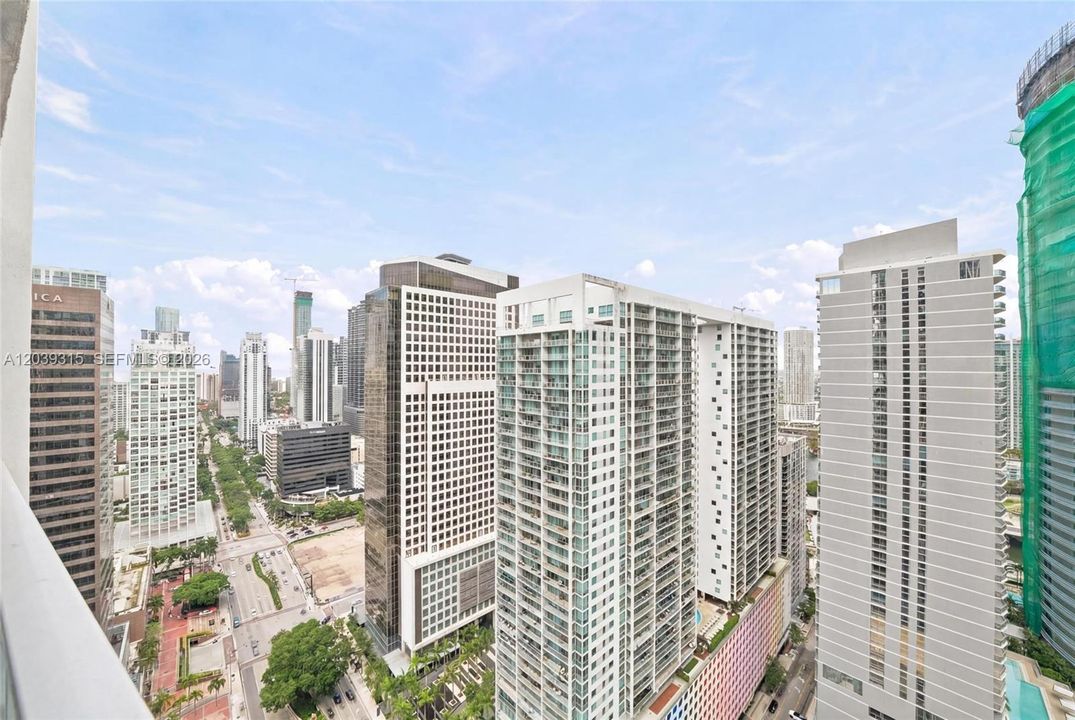 For Sale: $545,000 (1 beds, 1 baths, 842 Square Feet)