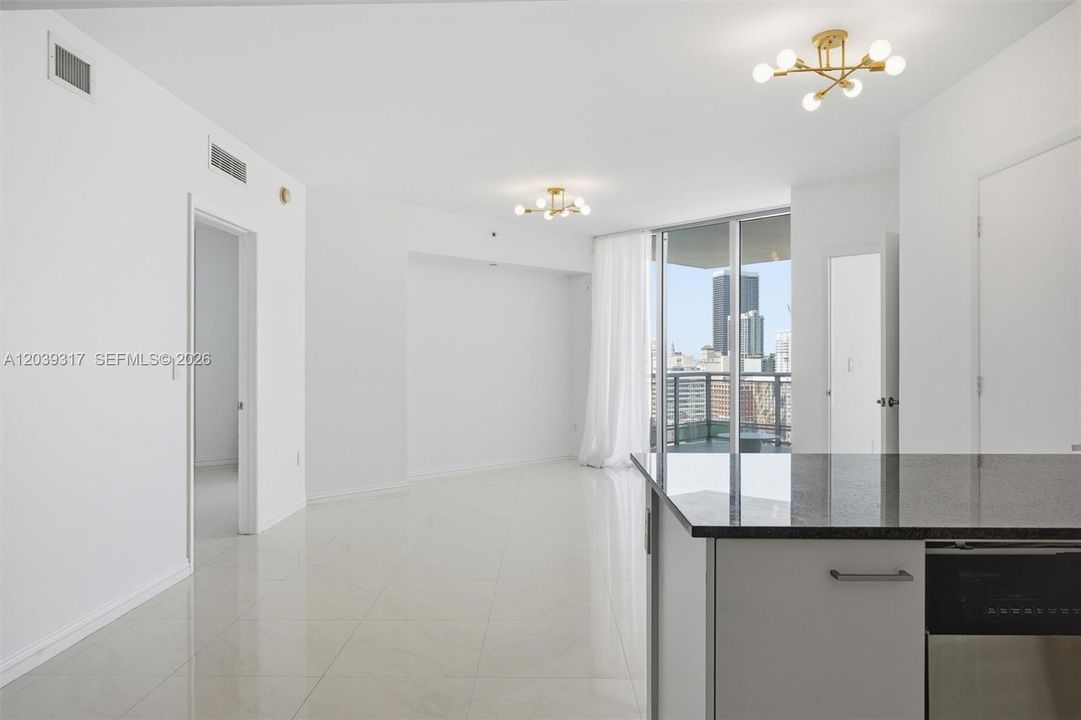 For Sale: $490,000 (2 beds, 2 baths, 1075 Square Feet)