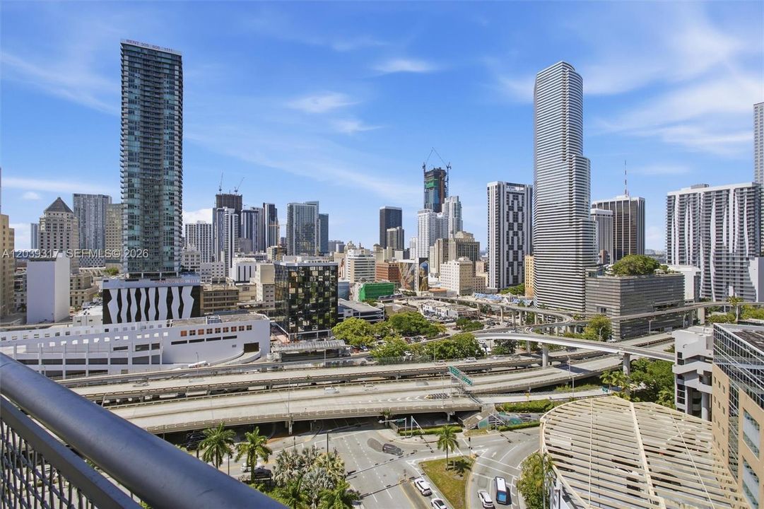 For Sale: $490,000 (2 beds, 2 baths, 1075 Square Feet)