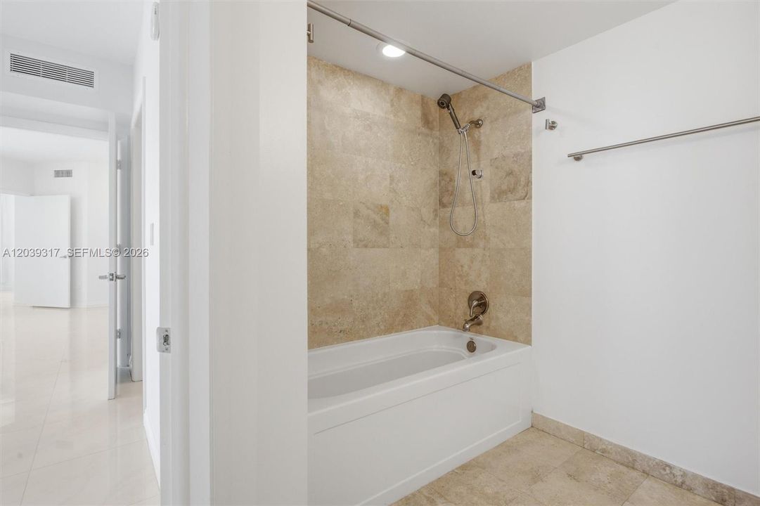 For Sale: $490,000 (2 beds, 2 baths, 1075 Square Feet)