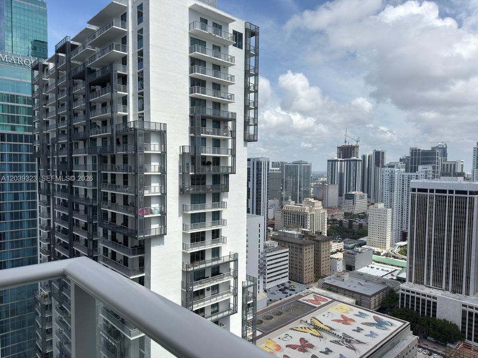 For Sale: $365,000 (1 beds, 1 baths, 544 Square Feet)