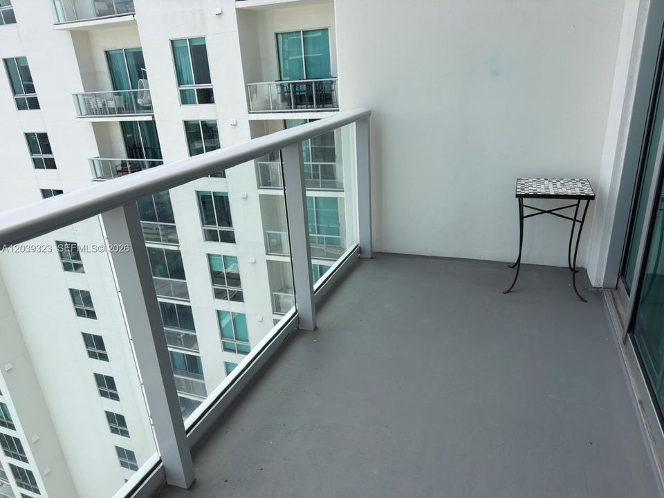 For Sale: $365,000 (1 beds, 1 baths, 544 Square Feet)