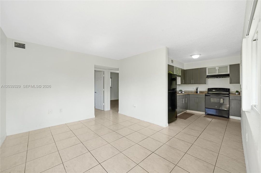 В аренду: $1,650 (2 спален, 1 ванн, 660 Квадратных фут)
