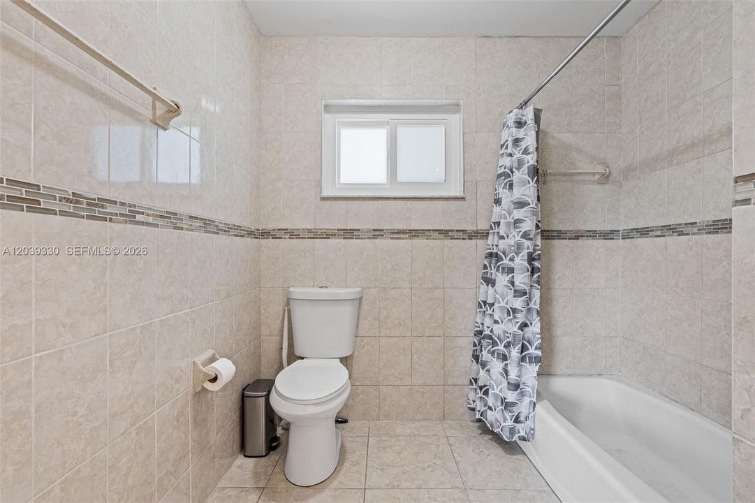 For Sale: $1,300,000 (3 beds, 2 baths, 3736 Square Feet)