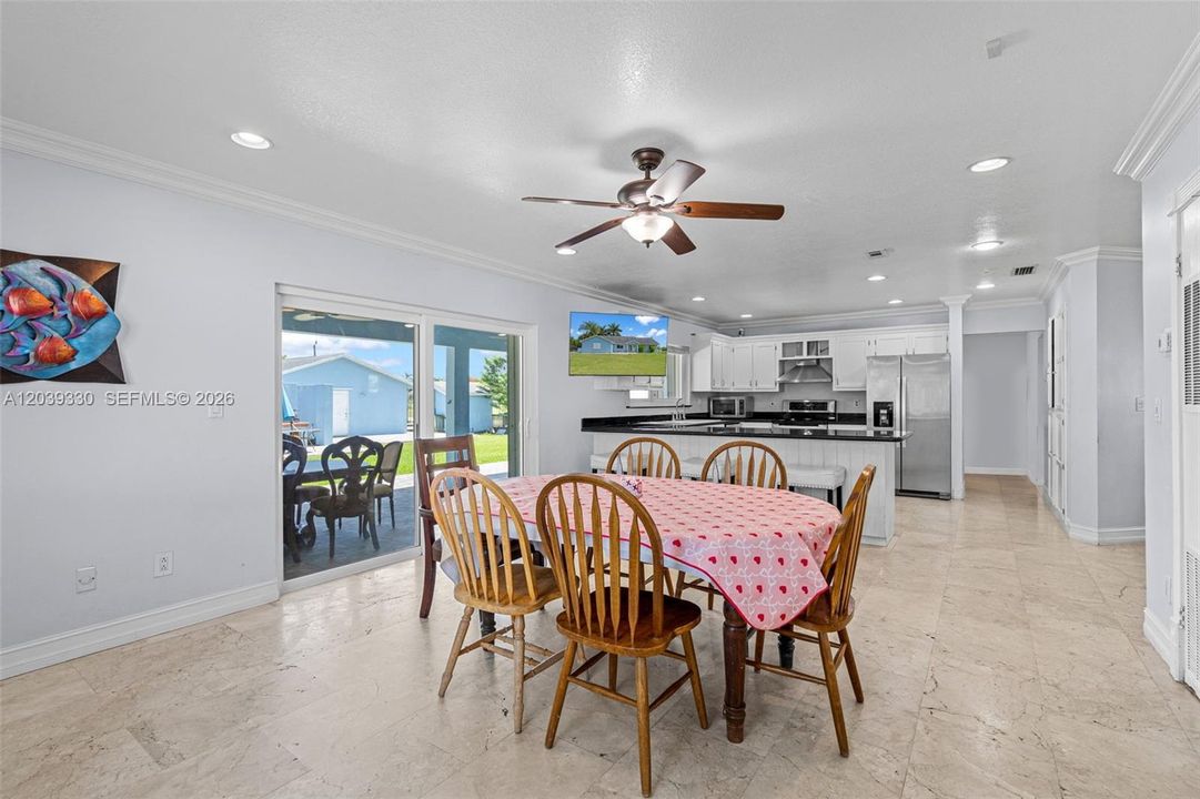 For Sale: $1,300,000 (3 beds, 2 baths, 3736 Square Feet)