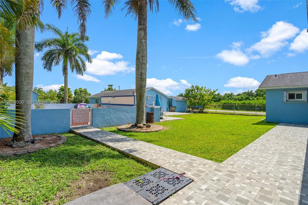 For Sale: $1,300,000 (3 beds, 2 baths, 3736 Square Feet)