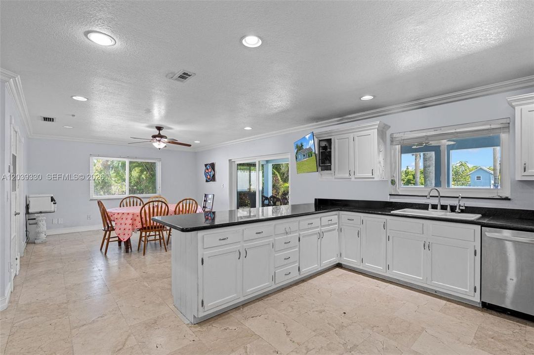 For Sale: $1,300,000 (3 beds, 2 baths, 3736 Square Feet)