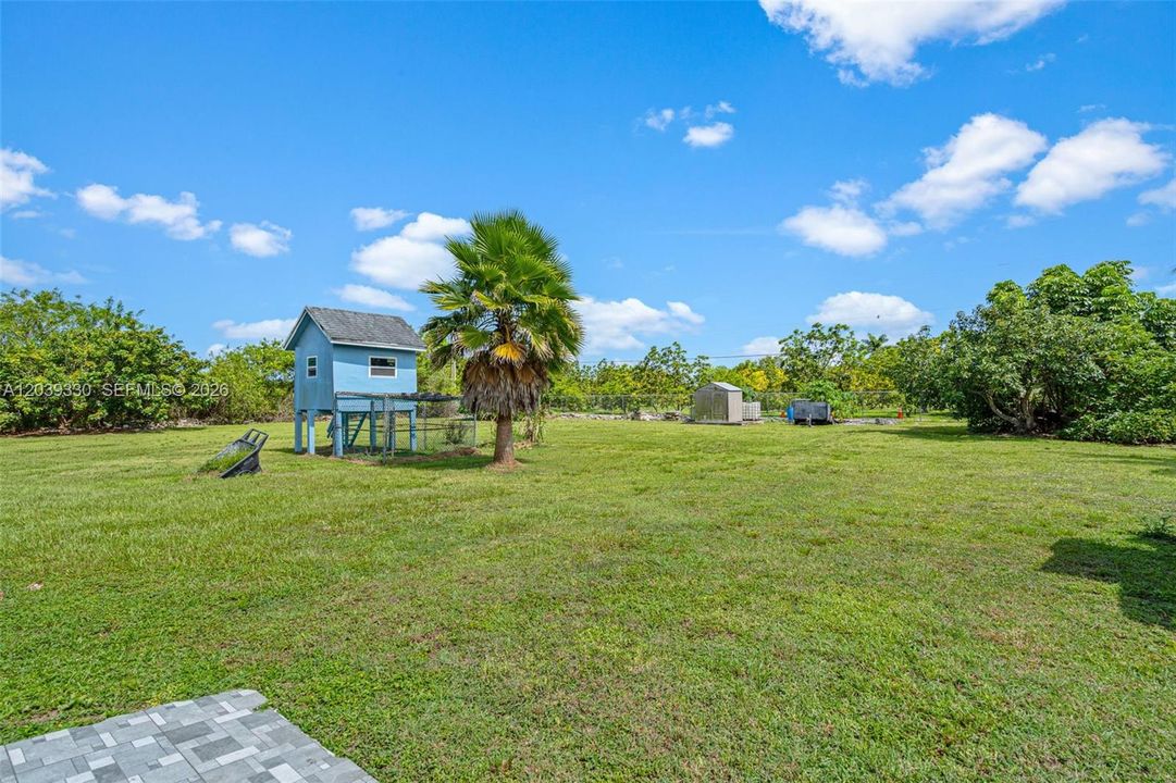 For Sale: $1,300,000 (3 beds, 2 baths, 3736 Square Feet)