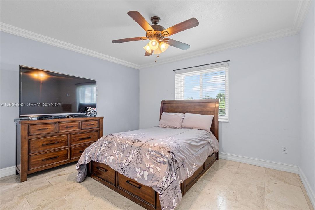For Sale: $1,300,000 (3 beds, 2 baths, 3736 Square Feet)