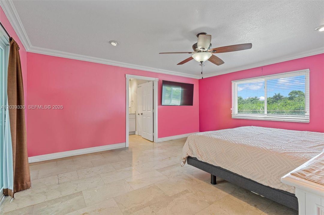 For Sale: $1,300,000 (3 beds, 2 baths, 3736 Square Feet)