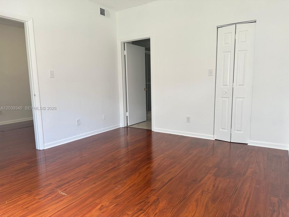 В аренду: $1,950 (2 спален, 2 ванн, 807 Квадратных фут)