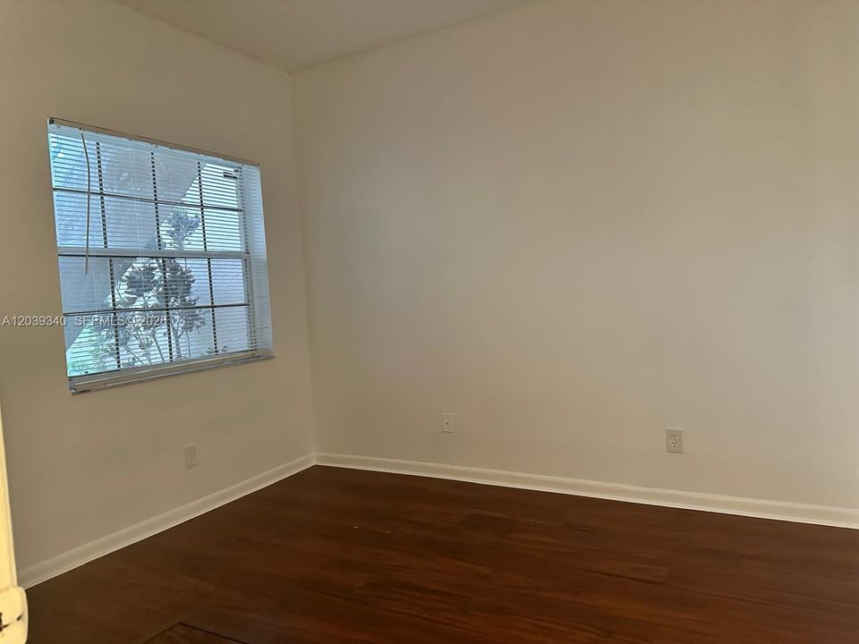 В аренду: $1,950 (2 спален, 2 ванн, 807 Квадратных фут)
