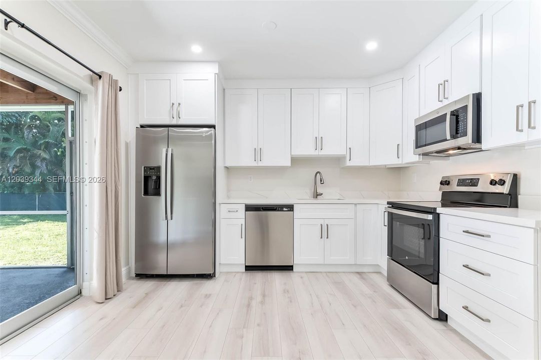 For Rent: $3,100 (2 beds, 1 baths, 1010 Square Feet)