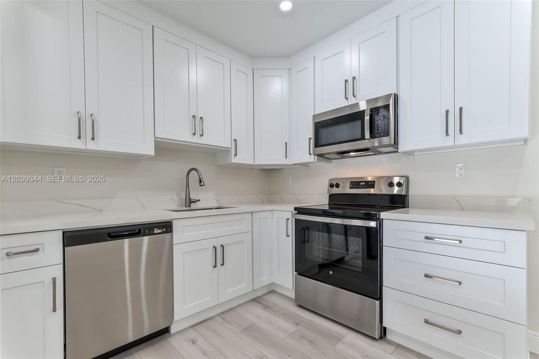 For Rent: $3,100 (2 beds, 1 baths, 1010 Square Feet)