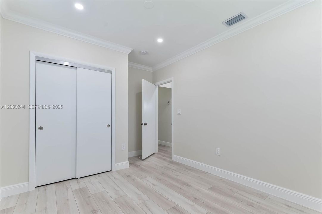 For Rent: $3,100 (2 beds, 1 baths, 1010 Square Feet)