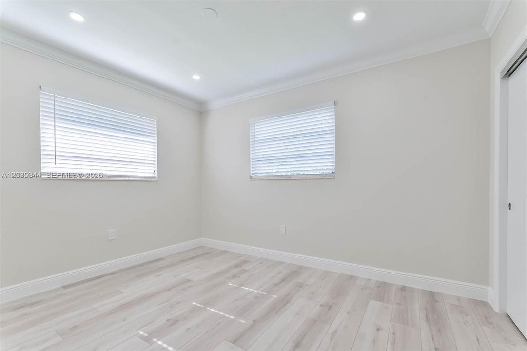 For Rent: $3,100 (2 beds, 1 baths, 1010 Square Feet)