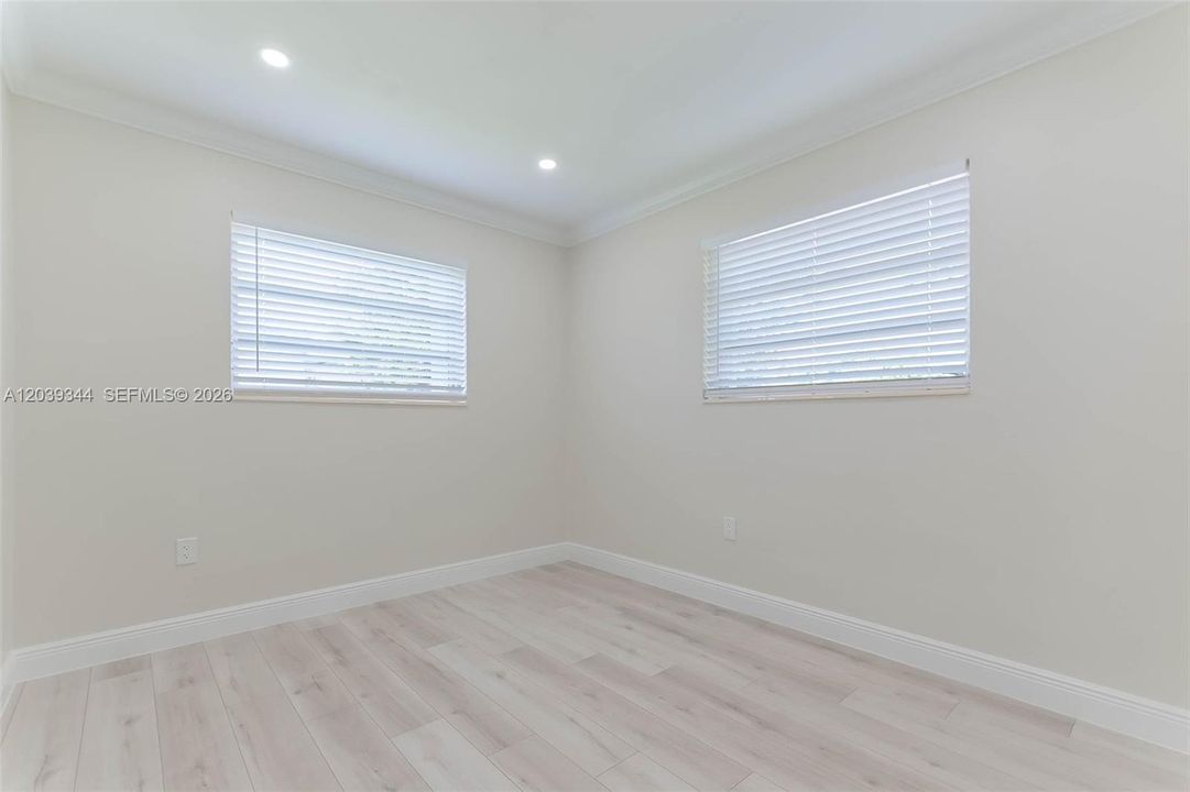 For Rent: $3,100 (2 beds, 1 baths, 1010 Square Feet)