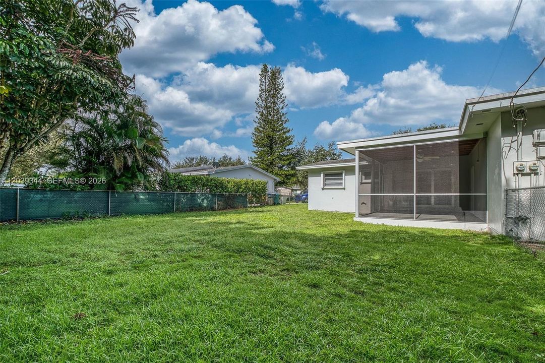 For Rent: $3,100 (2 beds, 1 baths, 1010 Square Feet)