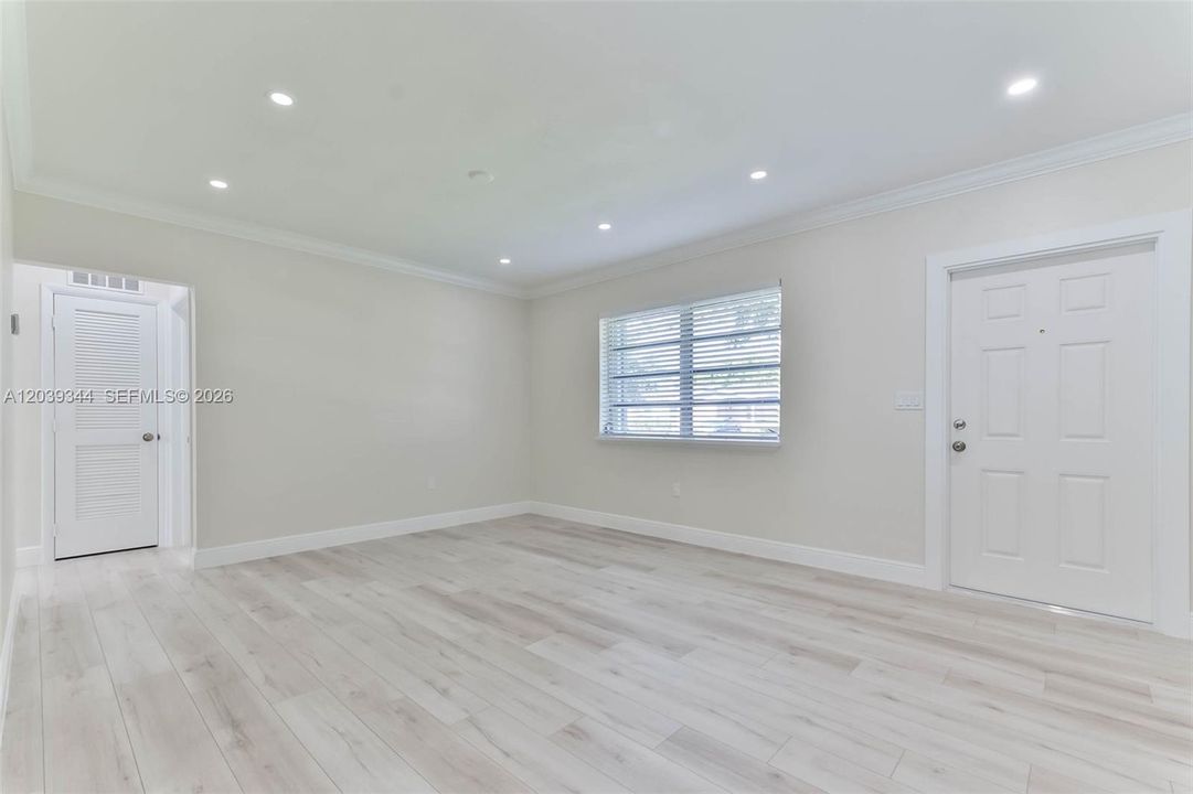 For Rent: $3,100 (2 beds, 1 baths, 1010 Square Feet)