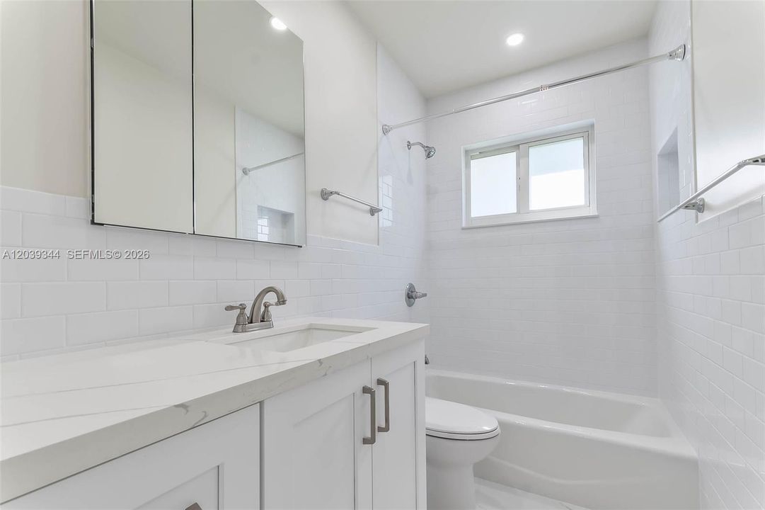 For Rent: $3,100 (2 beds, 1 baths, 1010 Square Feet)