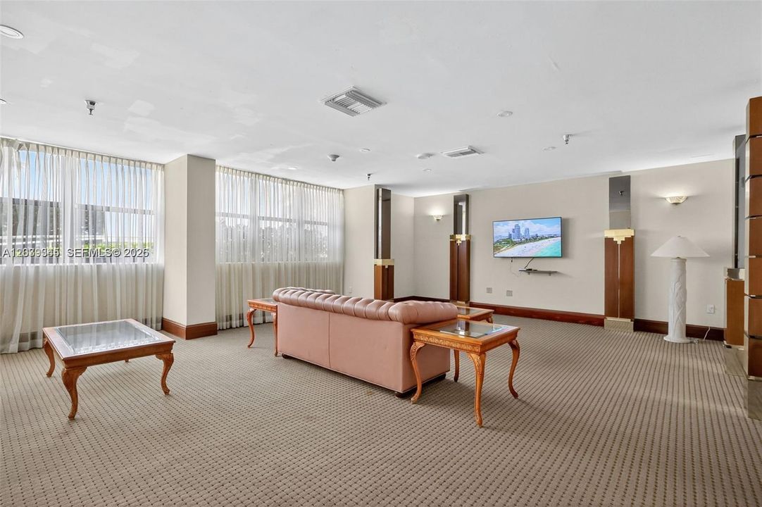 For Rent: $4,485 (2 beds, 2 baths, 1310 Square Feet)