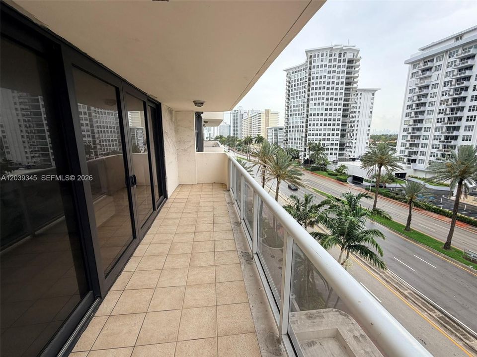 For Rent: $4,485 (2 beds, 2 baths, 1310 Square Feet)