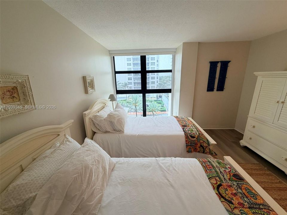 For Rent: $4,485 (2 beds, 2 baths, 1310 Square Feet)