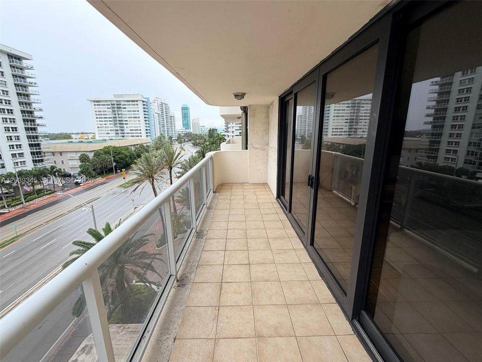 For Rent: $4,485 (2 beds, 2 baths, 1310 Square Feet)