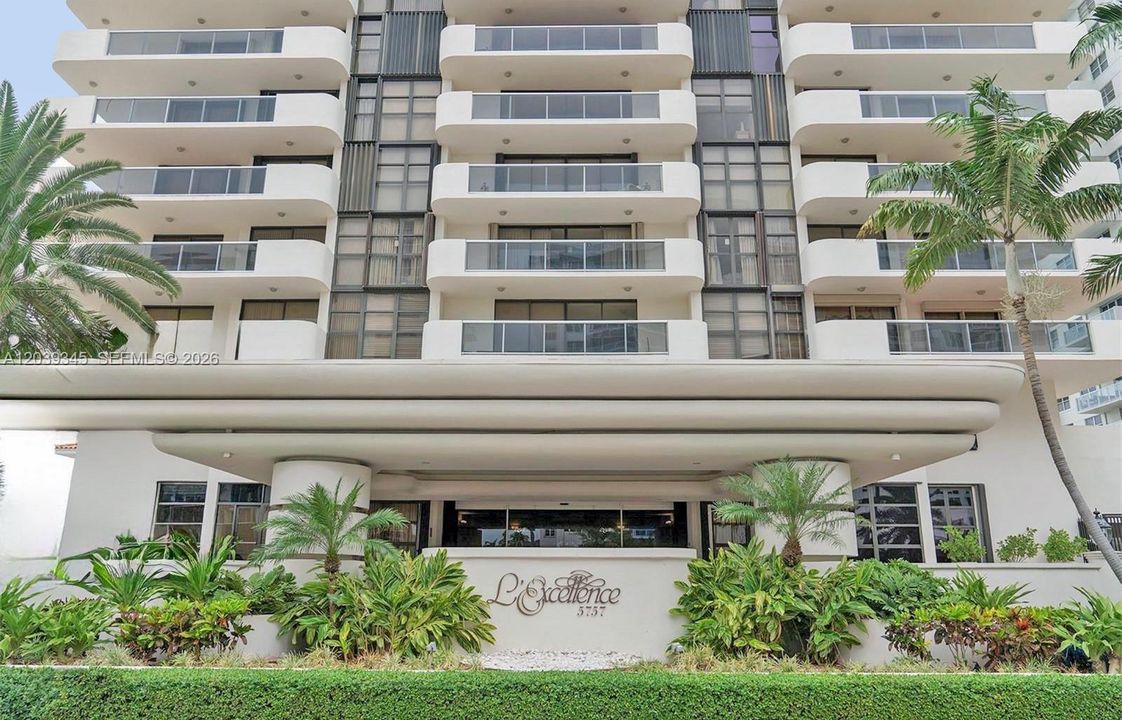 For Rent: $4,485 (2 beds, 2 baths, 1310 Square Feet)