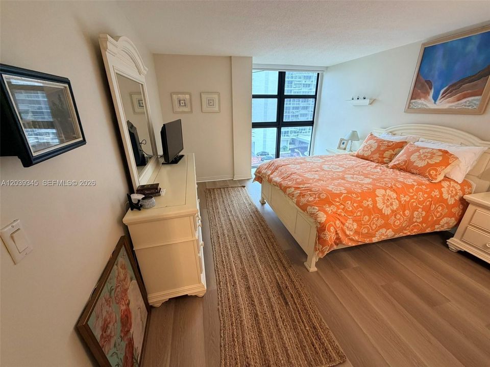 For Rent: $4,485 (2 beds, 2 baths, 1310 Square Feet)