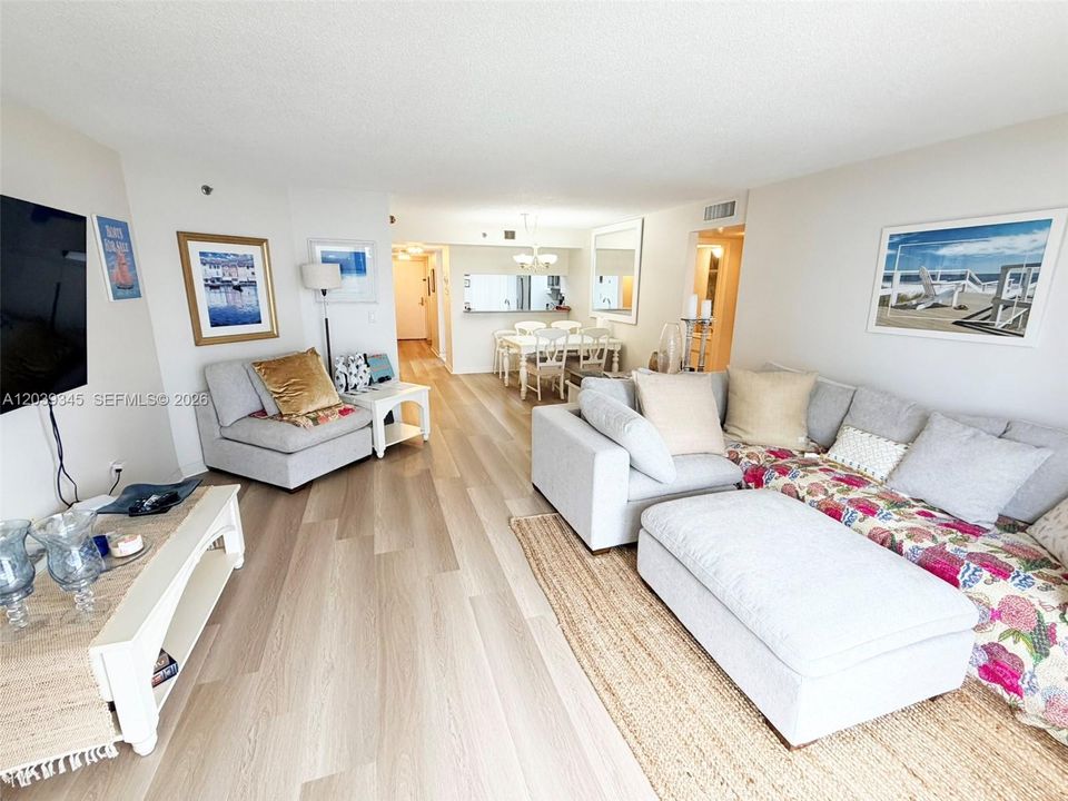 For Rent: $4,485 (2 beds, 2 baths, 1310 Square Feet)