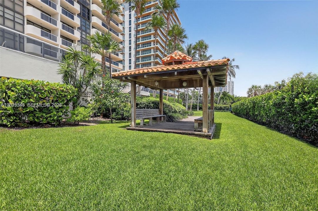 For Rent: $4,485 (2 beds, 2 baths, 1310 Square Feet)