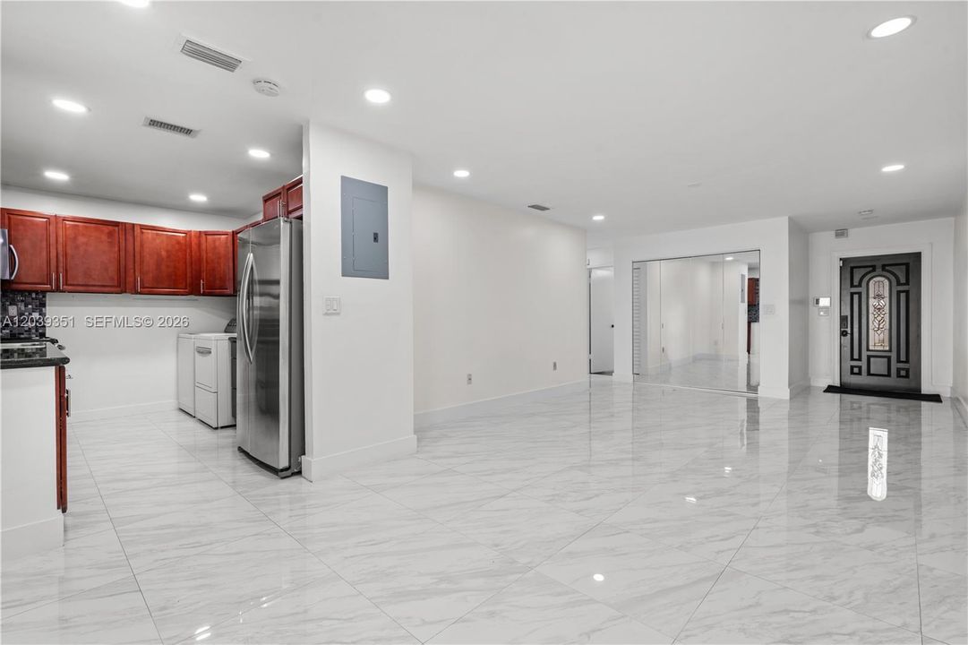 For Sale: $525,000 (3 beds, 2 baths, 1167 Square Feet)