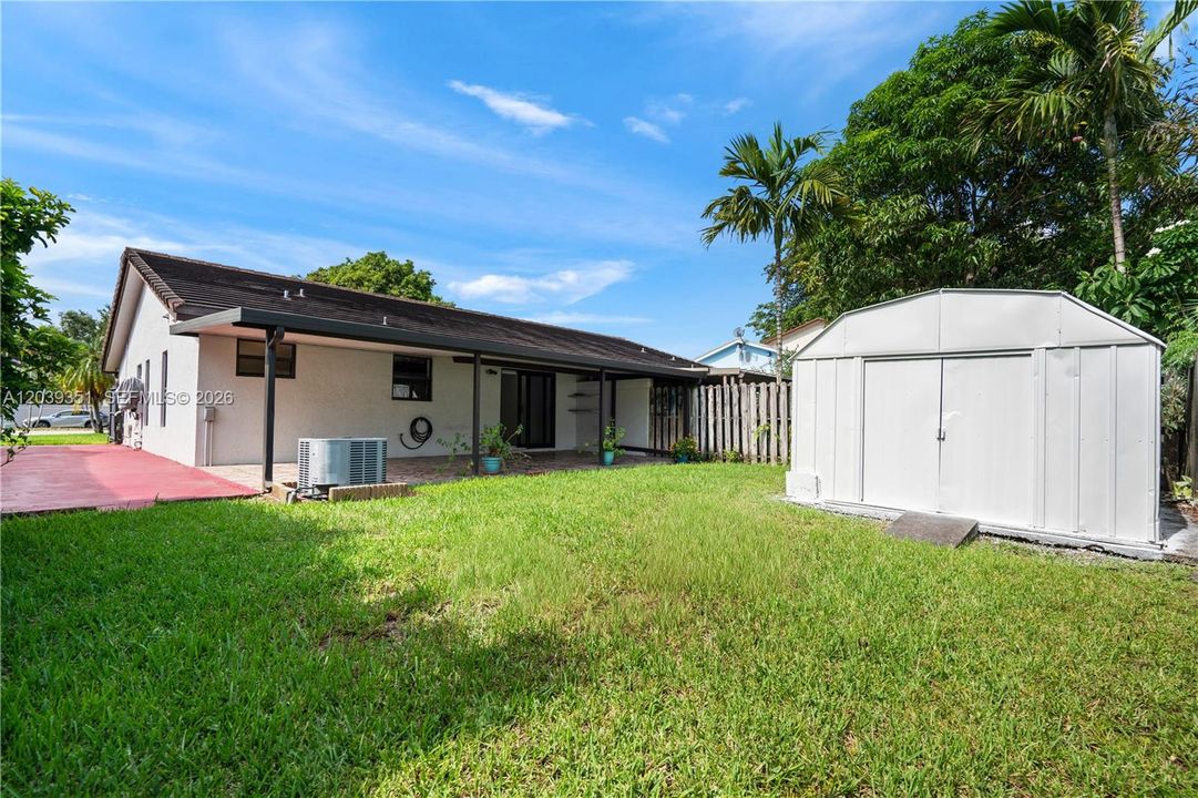 For Sale: $525,000 (3 beds, 2 baths, 1167 Square Feet)