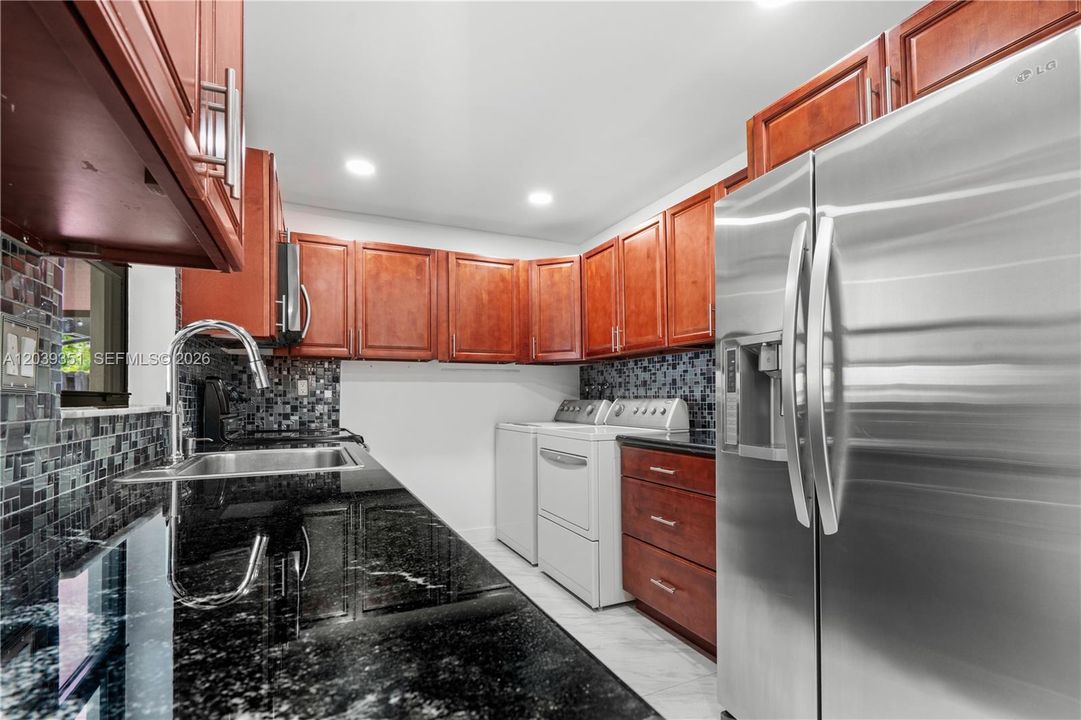 For Sale: $525,000 (3 beds, 2 baths, 1167 Square Feet)