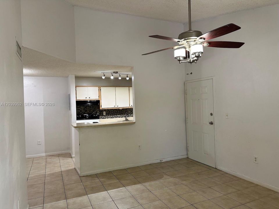 En Venta: $234,900 (2 camas, 2 baños, 883 Pies cuadrados)