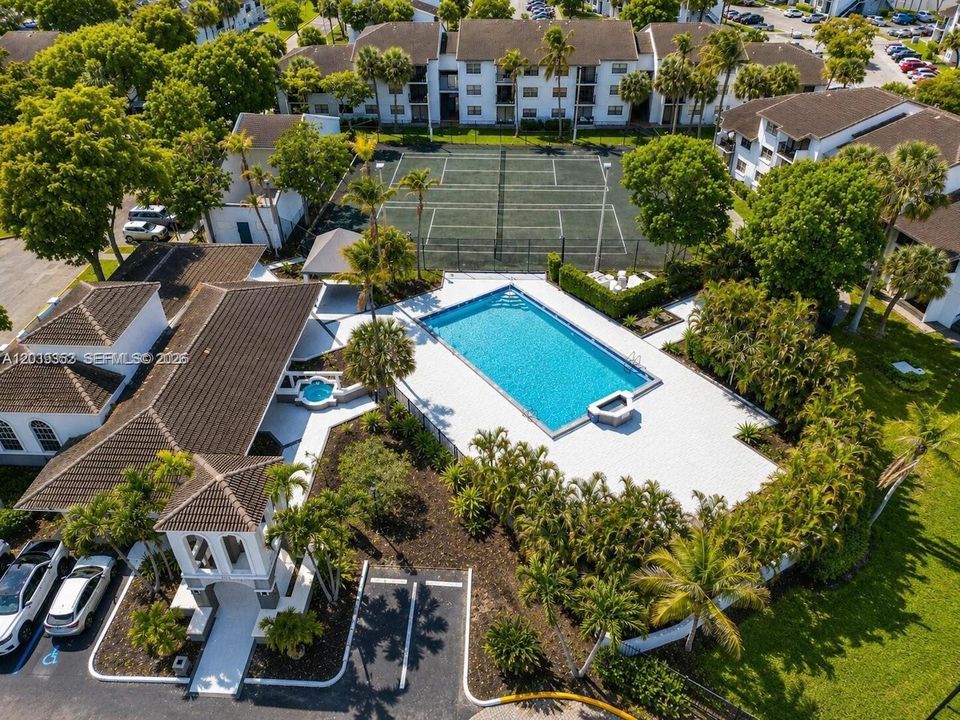 En Venta: $234,900 (2 camas, 2 baños, 883 Pies cuadrados)