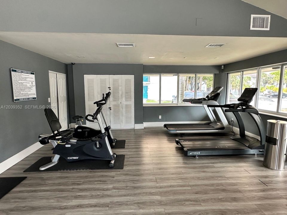 En Venta: $234,900 (2 camas, 2 baños, 883 Pies cuadrados)