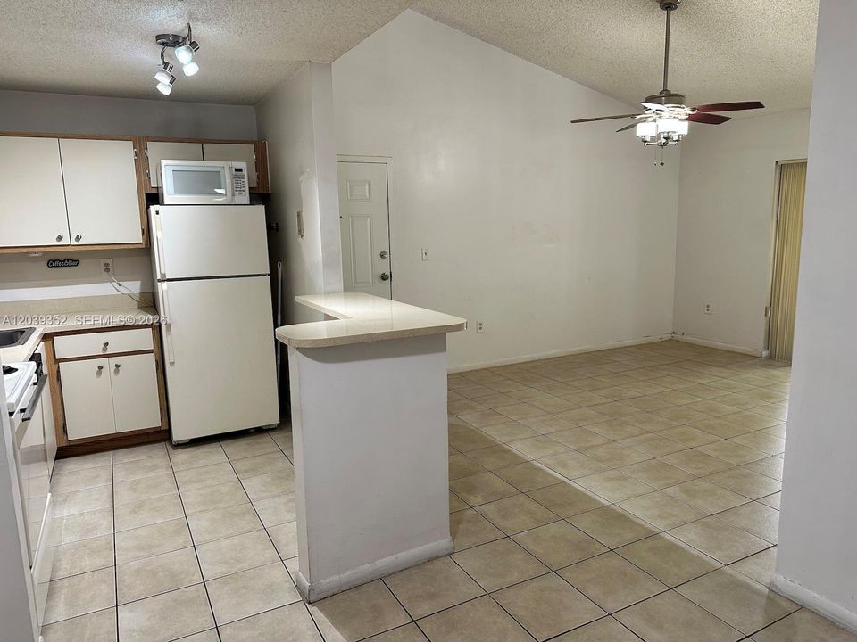 En Venta: $234,900 (2 camas, 2 baños, 883 Pies cuadrados)