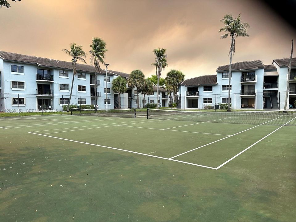En Venta: $234,900 (2 camas, 2 baños, 883 Pies cuadrados)
