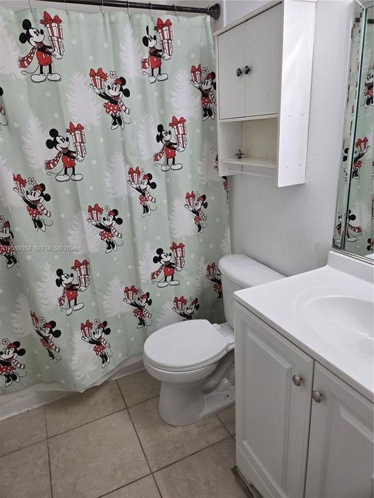 For Rent: $1,850 (1 beds, 1 baths, 982 Square Feet)