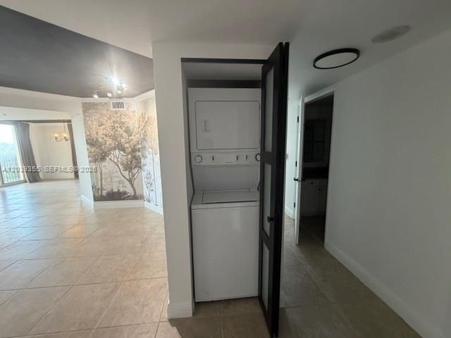 For Rent: $4,400 (3 beds, 2 baths, 1447 Square Feet)