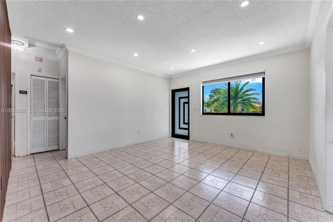 En Venta: $849,000 (3 camas, 2 baños, 1722 Pies cuadrados)