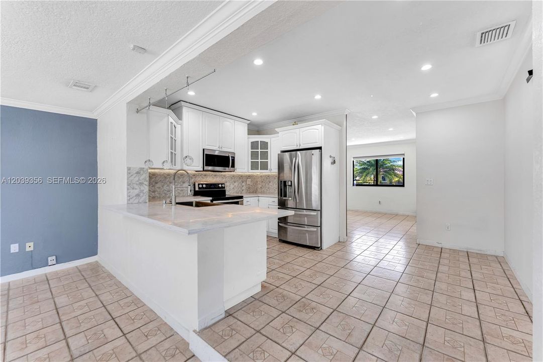 En Venta: $849,000 (3 camas, 2 baños, 1722 Pies cuadrados)