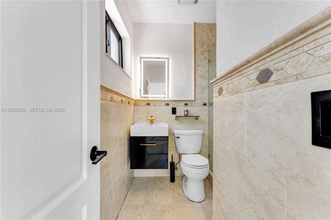 En Venta: $849,000 (3 camas, 2 baños, 1722 Pies cuadrados)