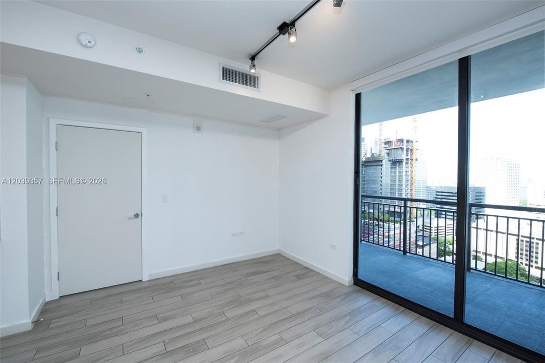 For Sale: $750,000 (2 beds, 2 baths, 1118 Square Feet)