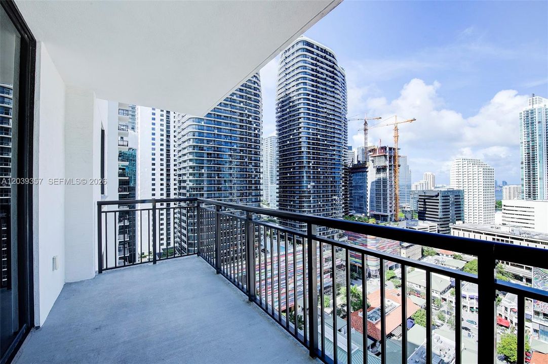For Sale: $750,000 (2 beds, 2 baths, 1118 Square Feet)