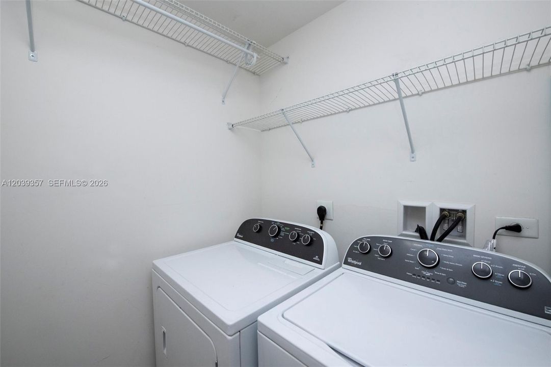 For Sale: $750,000 (2 beds, 2 baths, 1118 Square Feet)